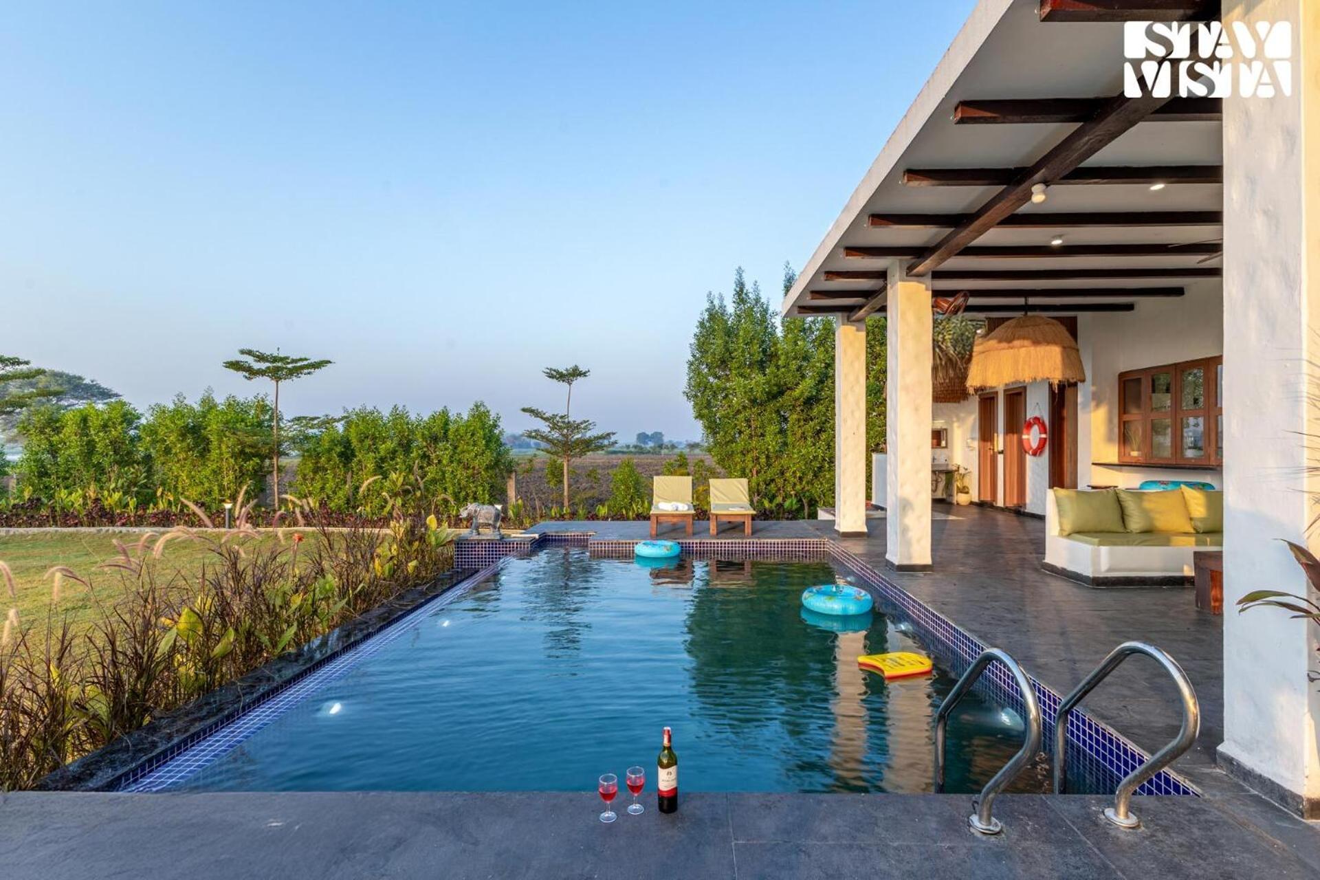 אינדורה Stayvista At Lotus By The Lake With Pool, Bbq & Lawn מראה חיצוני תמונה